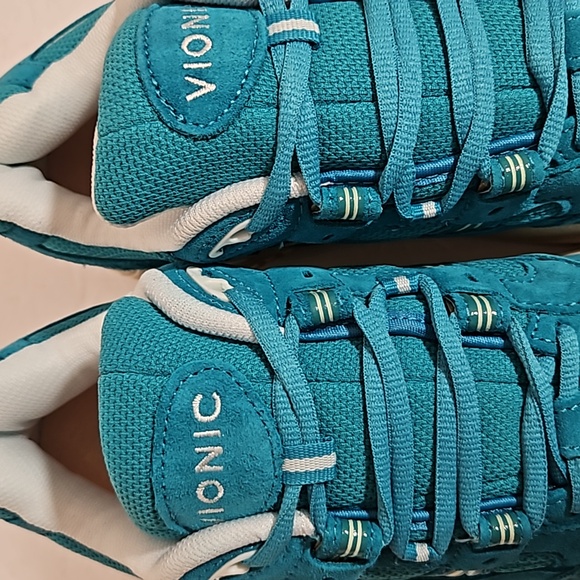 Vionic Suede Lace Up Walking shoe nwot size 8 turquoise blue lace up nwot. - Picture 6 of 7